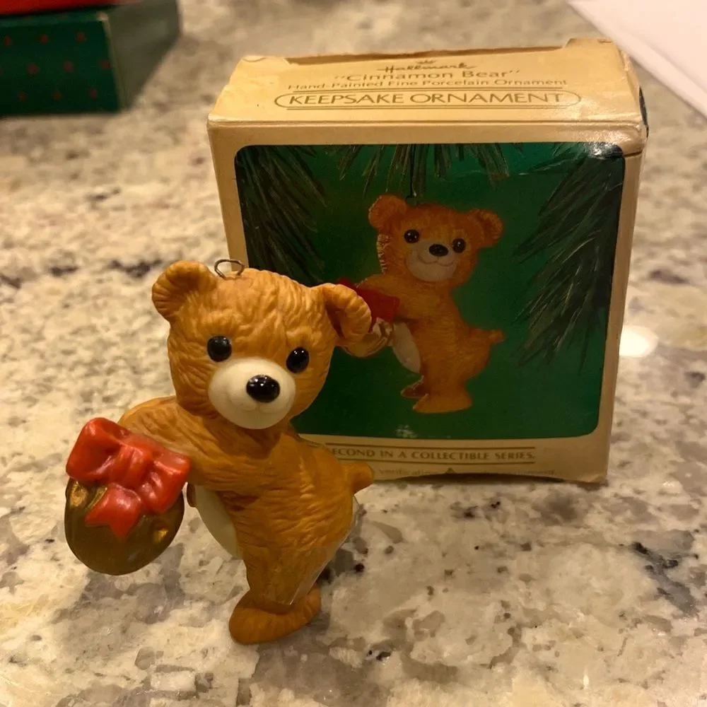1984 Hallmark Cinnamon Bear with Jingle Bell, Bear #2 in series,retired,Vintage,